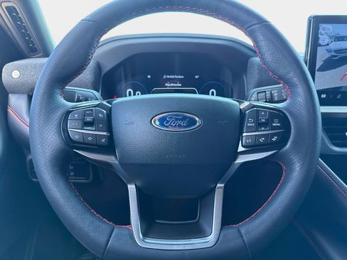 Used 2025 Ford Explorer ST-Line w/ Premium Package image 32