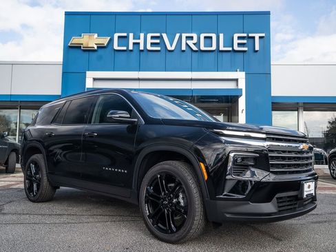 New 2026 Chevrolet Traverse LT image 1