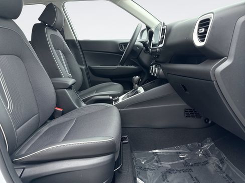 Used 2026 Hyundai Venue SEL FWD image 17