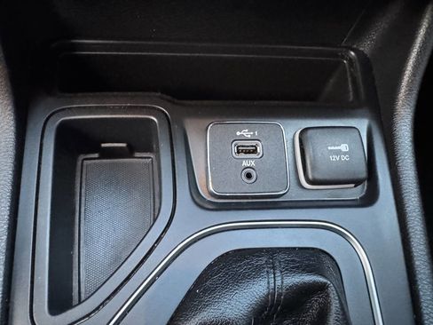 Used 2019 Jeep Cherokee High Altitude image 34