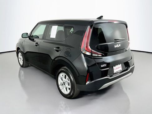 Used 2025 Kia Soul LX FWD image 9