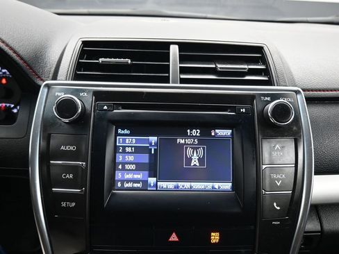Used 2016 Toyota Camry SE w/ Protection Package (Q2) FWD image 16