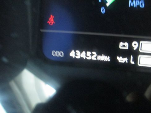 Used 2024 Toyota Tundra Limited image 27