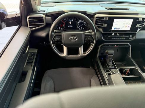 Used 2022 Toyota Tundra SR5 w/ SR5 Convenience Package AWD/4WD image 6