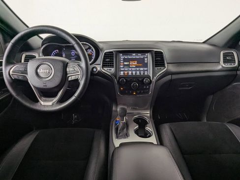 Used 2018 Jeep Grand Cherokee Altitude RWD image 14