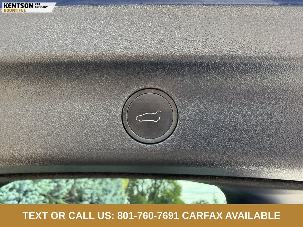 Used 2024 Tesla Model Y Performance AWD/4WD image 33