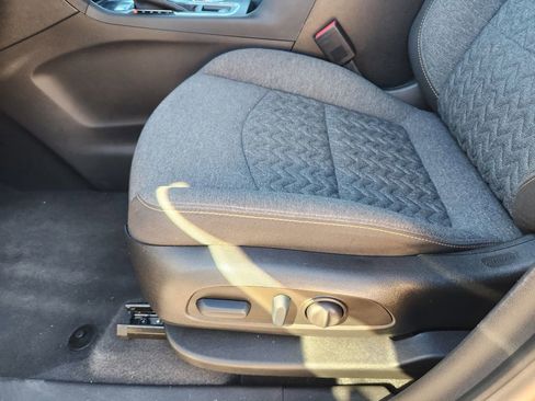 Used 2022 Chevrolet Equinox LT image 28