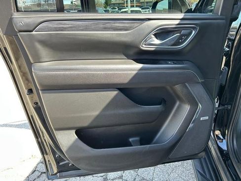 Used 2023 GMC Yukon XL SLT image 13