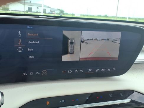 Used 2025 Buick Enclave Avenir w/ Super Cruise Package FWD image 19