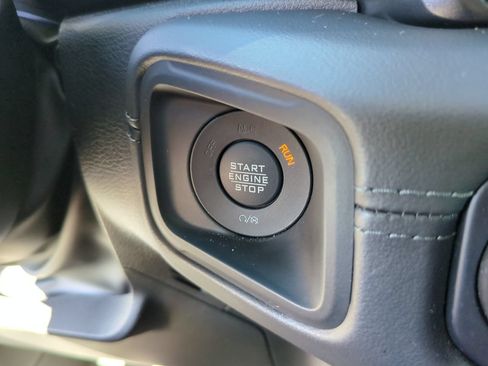 Used 2025 Jeep Wrangler Unlimited Rubicon AWD/4WD image 29