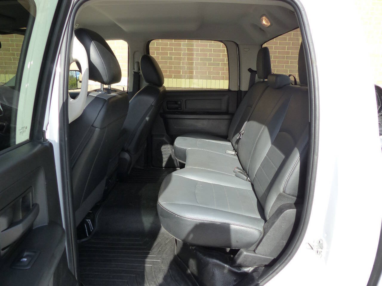 Used 2021 RAM 1500 Tradesman w/ Chrome Appearance Group AWD/4WD image 39