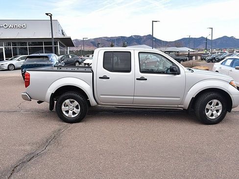 Used 2012 Nissan Frontier SV image 11