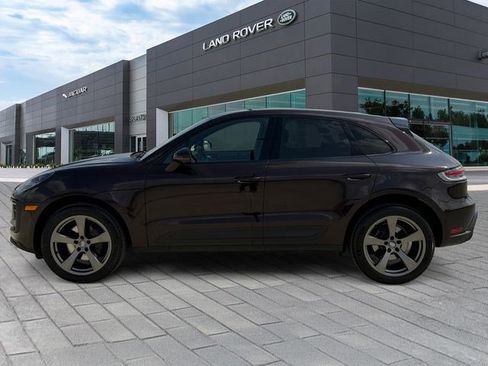 Used 2022 Porsche Macan AWD/4WD image 2