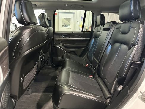 Used 2023 Jeep Grand Cherokee Limited w/ Luxury Tech Group II AWD/4WD image 26