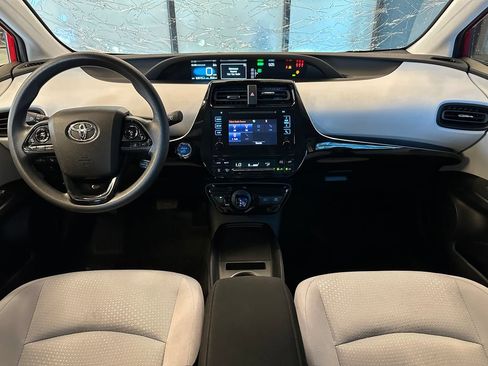 Used 2019 Toyota Prius LE FWD image 9