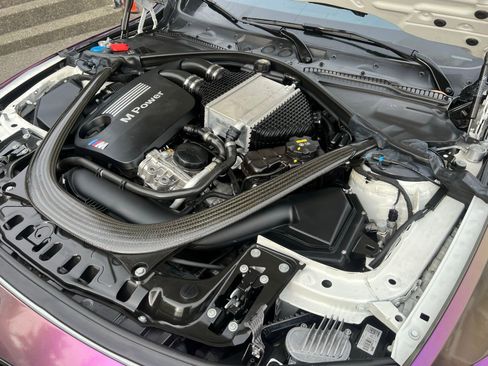 Used 2018 BMW M4 Base image 17