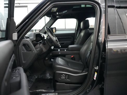 Used 2023 Land Rover Defender 130 X-Dynamic SE AWD/4WD image 27