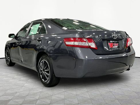 Used 2011 Toyota Camry LE FWD image 4