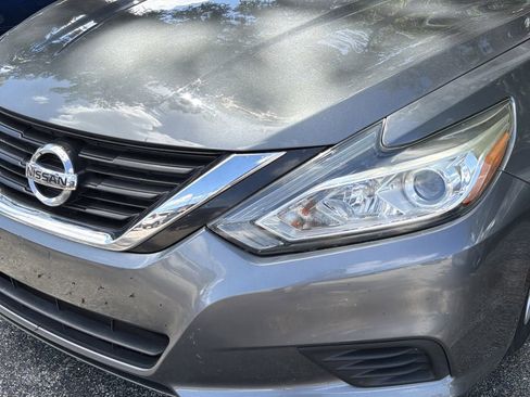 Used 2018 Nissan Altima 2.5 S w/ S Convenience Package FWD image 4