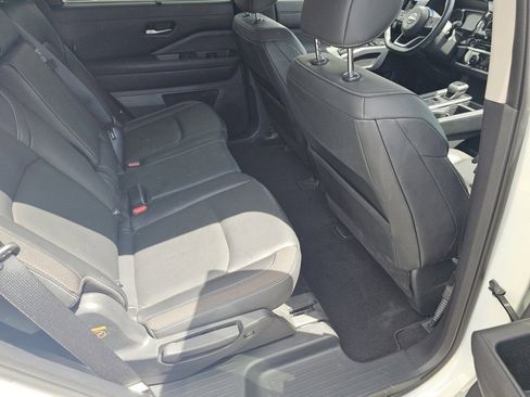 Used 2022 Nissan Pathfinder SL AWD/4WD image 26