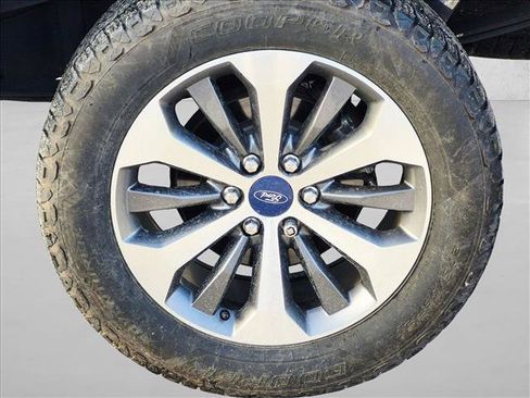 Used 2019 Ford F150 XL w/ Equipment Group 101A Mid AWD/4WD image 18