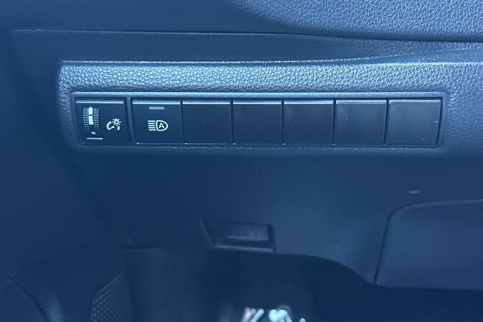 Used 2024 Toyota Corolla LE FWD image 40