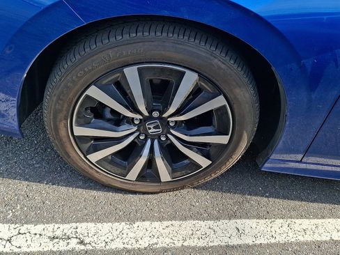 Used 2024 Honda Civic EX image 4