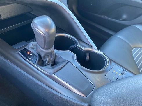 Used 2023 Toyota Camry SE image 10