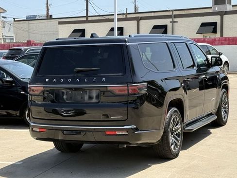 Used 2024 Jeep Wagoneer L Series II RWD image 4