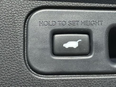 Certified 2025 Honda Pilot Black Edition image 30