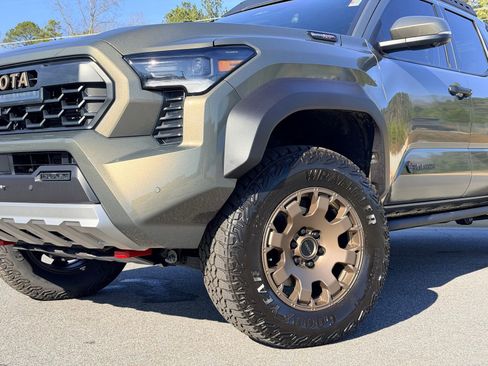 Used 2025 Toyota Tacoma 4x4 Double Cab Hybrid image 4