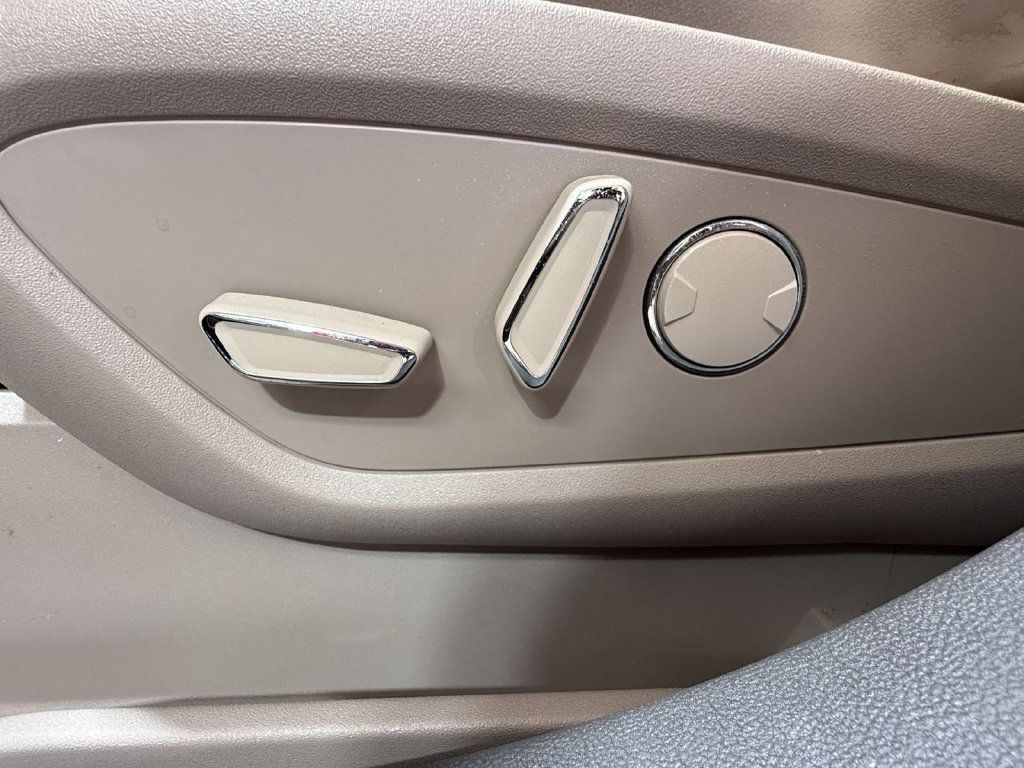 Used 2023 Lincoln Nautilus Reserve AWD/4WD image 14