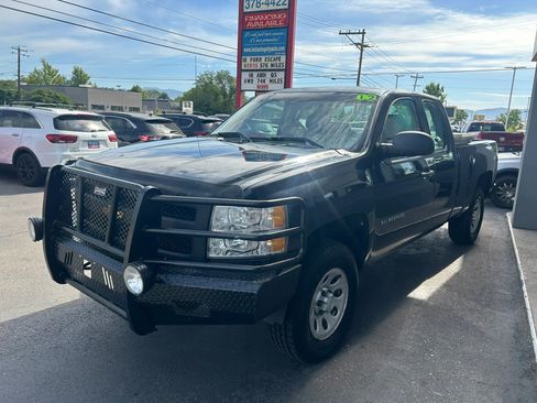 Used 2012 Chevrolet Silverado 1500 W/T AWD/4WD image 2