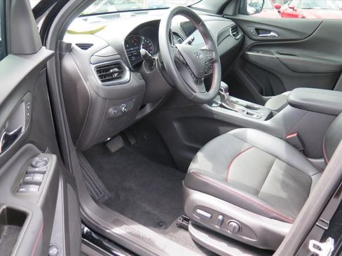 Used 2024 Chevrolet Equinox RS w/ RS Leather Package image 9