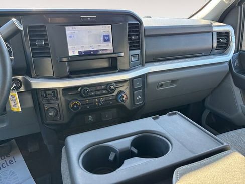 Used 2025 Ford F250 XLT image 11