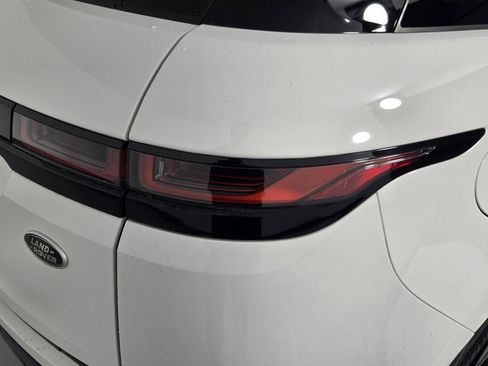 Used 2022 Land Rover Range Rover Evoque R-Dynamic S image 9