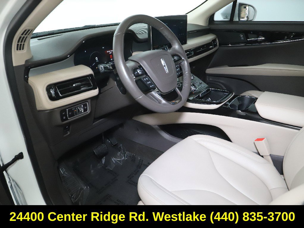 Used 2023 Lincoln Nautilus FWD w/ Premium Package image 17