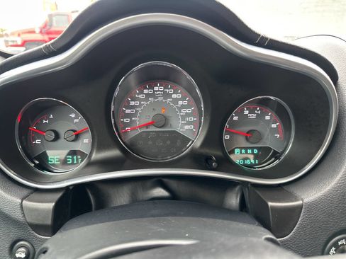 Used 2012 Dodge Avenger SXT image 12