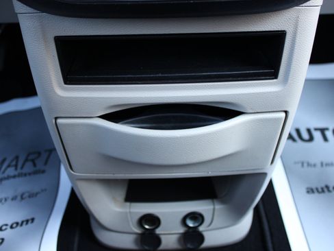 Used 2019 Dodge Grand Caravan SE image 23