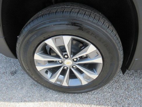 New 2026 Chevrolet Equinox LT w/ Convenience Package II FWD image 10
