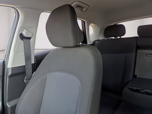 Used 2025 Hyundai Kona SEL FWD image 28