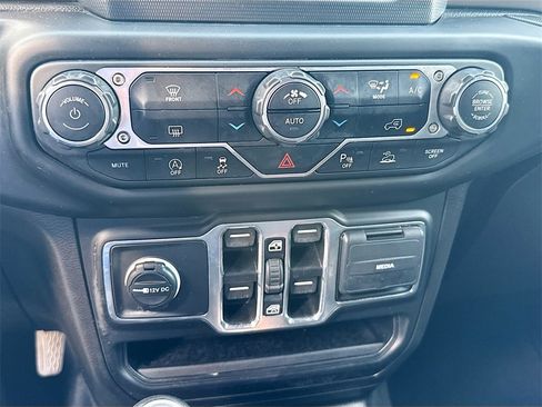 Used 2021 Jeep Wrangler Unlimited Freedom Edition image 16