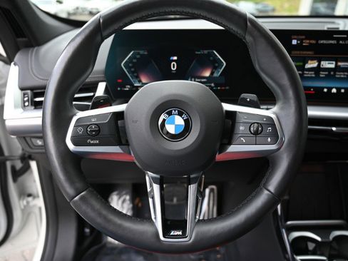 Used 2025 BMW X1 xDrive28i AWD/4WD image 32