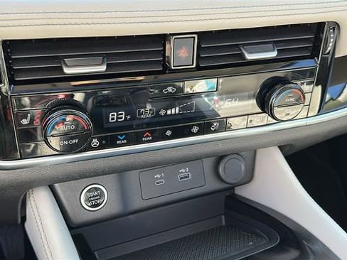 Certified 2023 Nissan Rogue SL w/ SL Premium Package AWD/4WD image 18