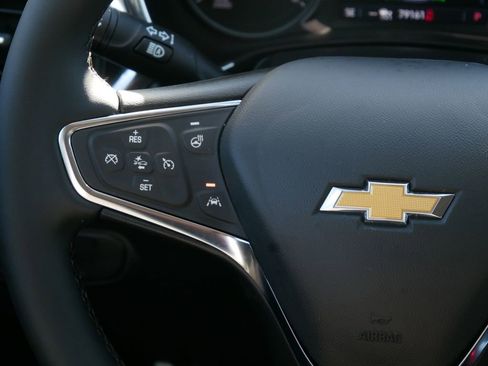 Used 2023 Chevrolet Equinox LT image 18