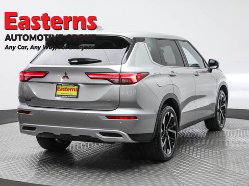 Used 2024 Mitsubishi Outlander SE image 5