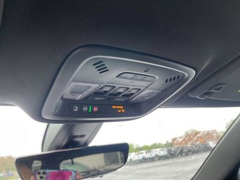 Used 2023 Chevrolet Traverse RS image 13