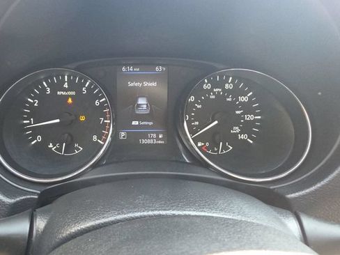 Used 2018 Nissan Rogue S FWD image 16