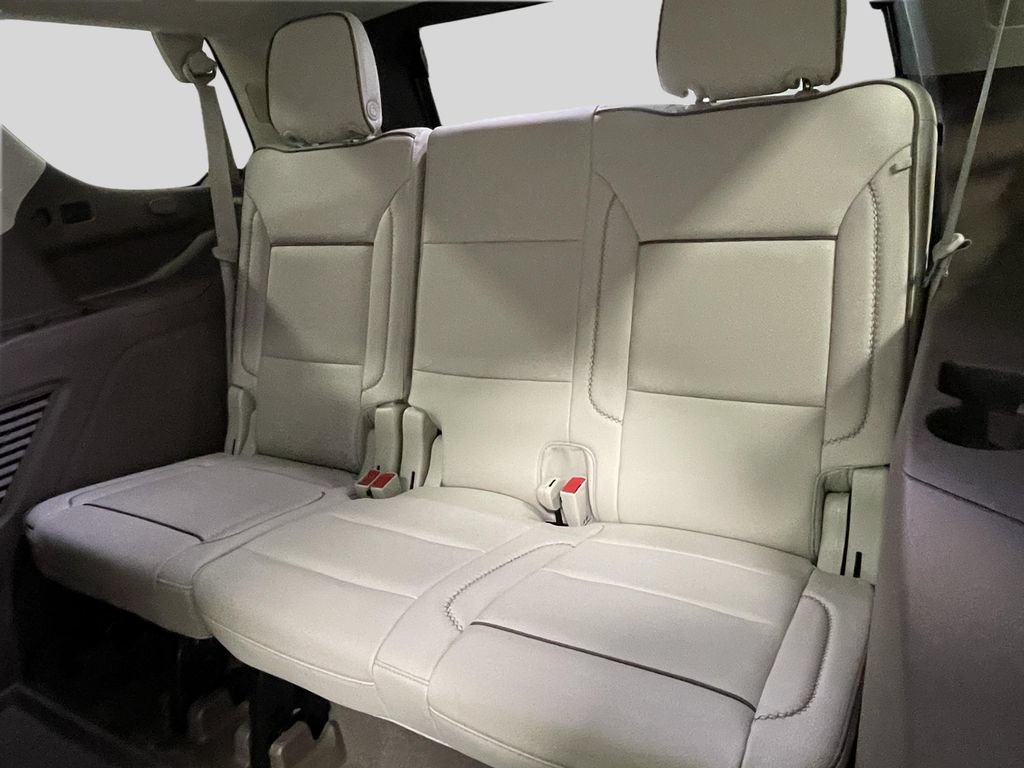 Used 2024 GMC Yukon Denali w/ Advanced Technology Package AWD/4WD image 12
