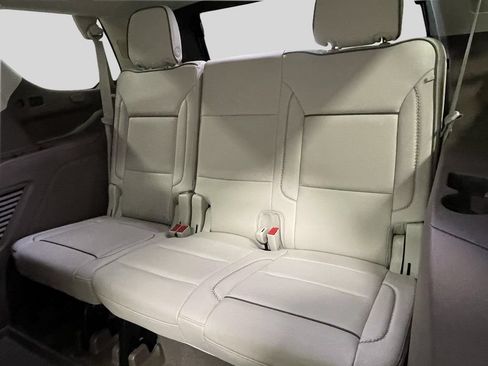 Used 2024 GMC Yukon Denali w/ Advanced Technology Package AWD/4WD image 12